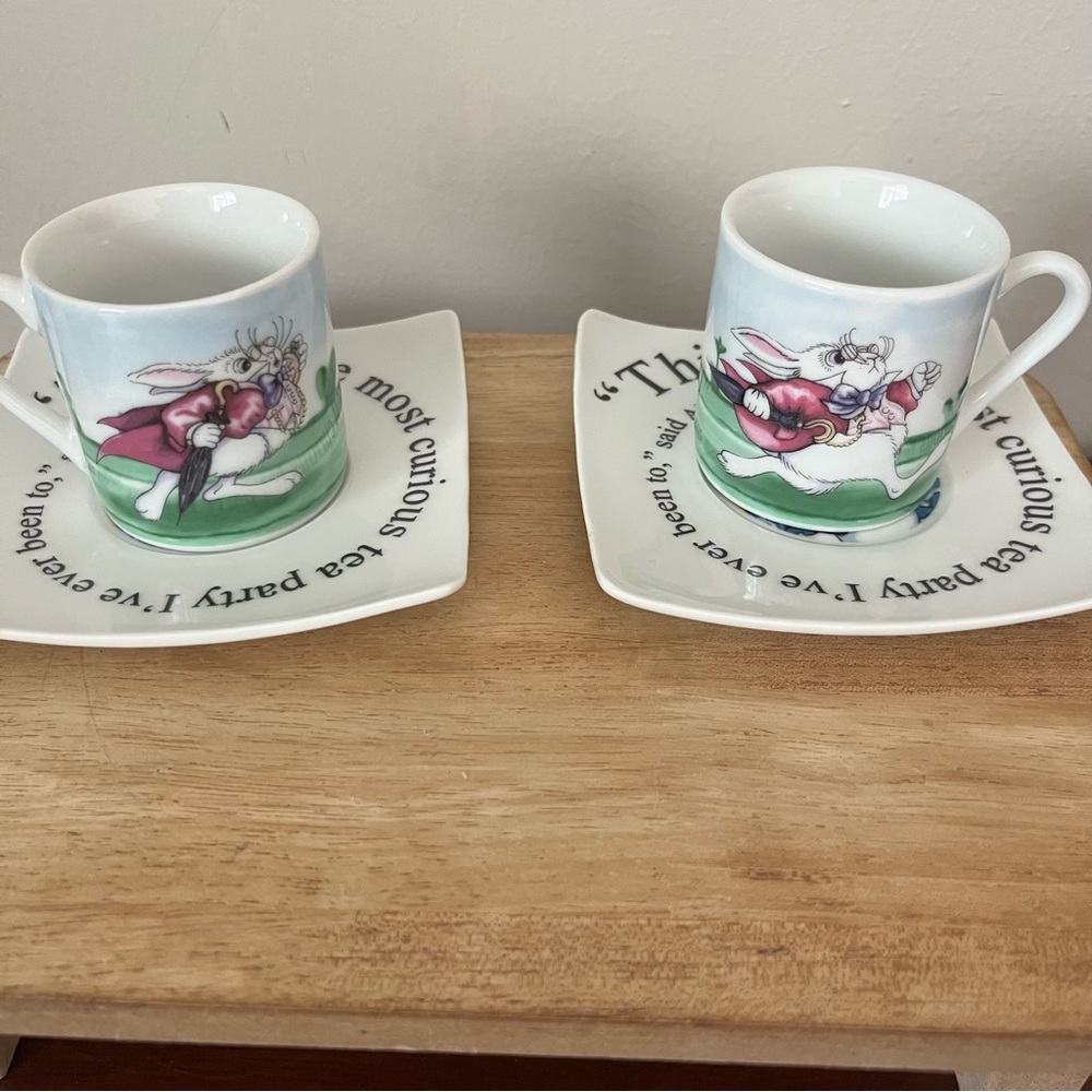 2008 Alice In Wonderland Cafe 2 Teacups& Saucers Set - By Andrew Cardew- England